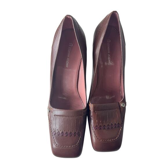 Vintage 1990s Etianne Aigner 7M eysabel brown leather 2.5" chunky heel pumps - Picture 2 of 12